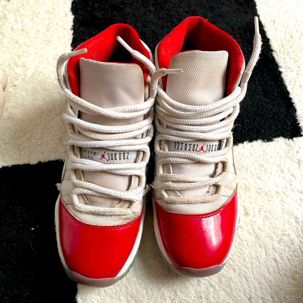 Jordan 11 cherrys